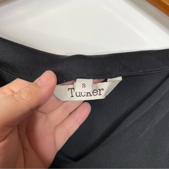 Tucker Black Silk Tunic & Pant Set Size Small - Picture 4 of 12